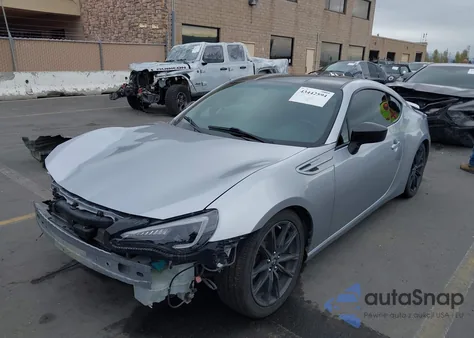 2017 Toyota 86 из США, поврежденный, VIN JF1ZNAA11H8703566